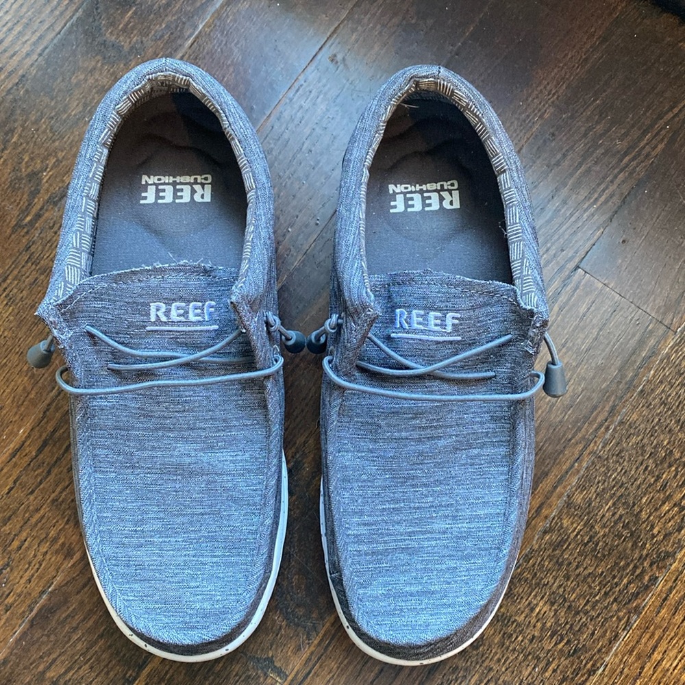 Men’s size 7 gray Reef shoes, worn once